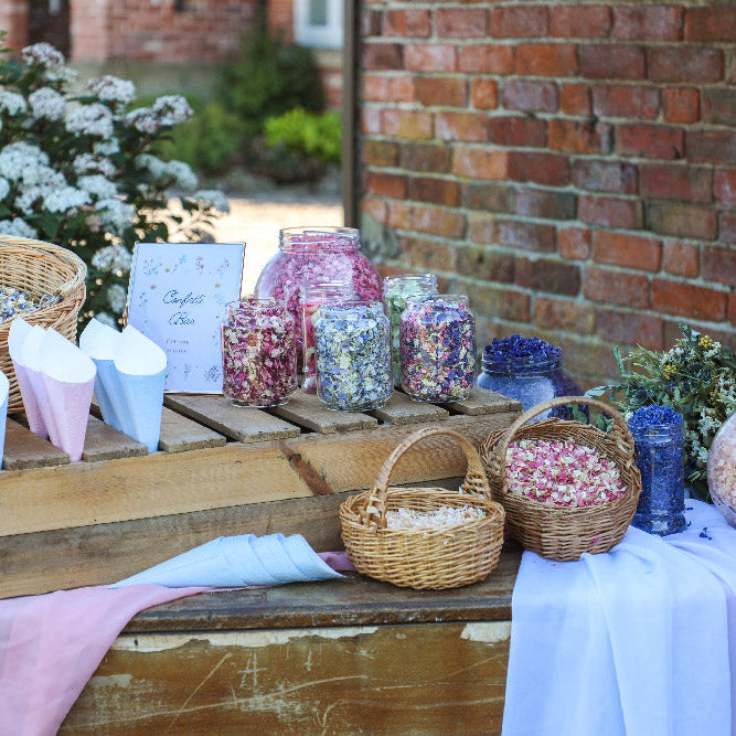 Most Popular Ways to Display Biodegradable Wedding Confetti