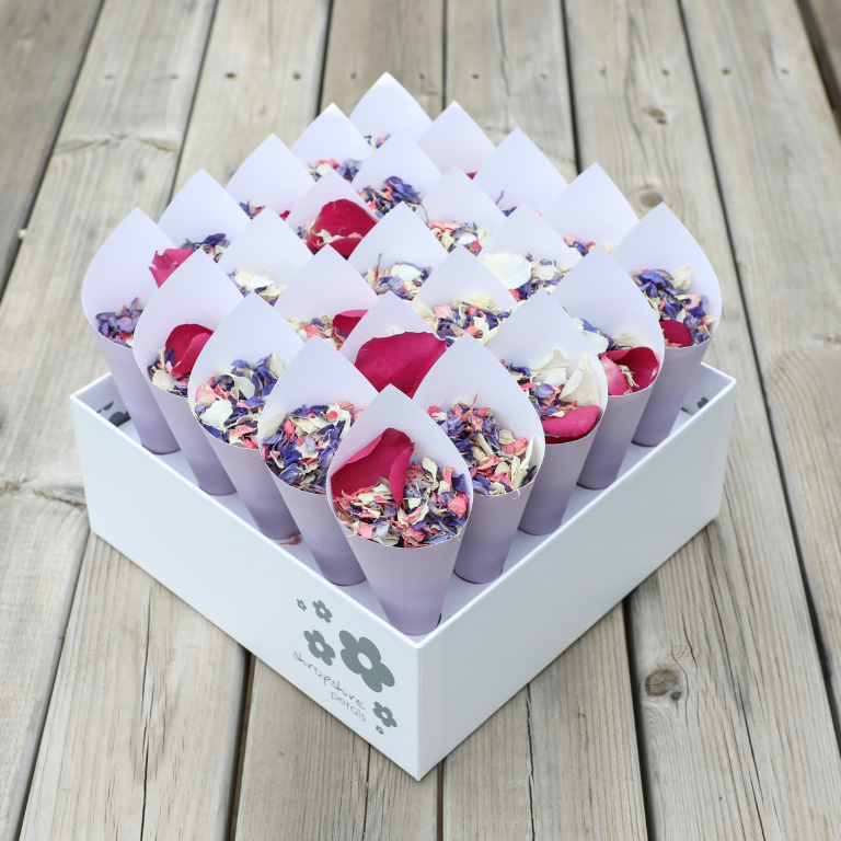 Eco-Friendly Confetti for Autumn Weddings: September’s Featured Mix
