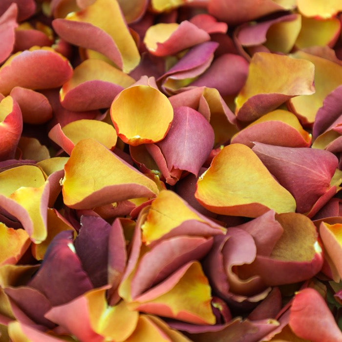 1 Litre Large Petals (light scatter 5 tables)