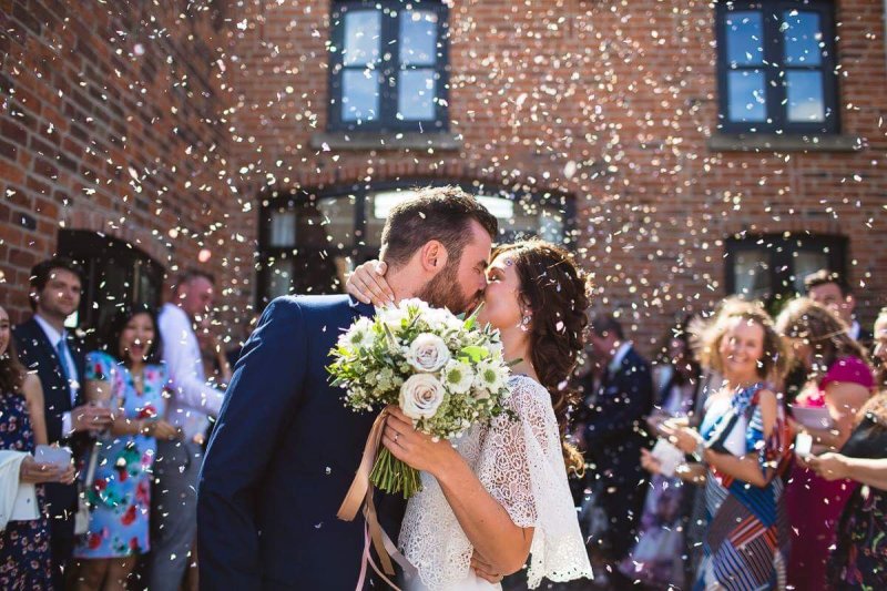 Why should I provide confetti for my wedding