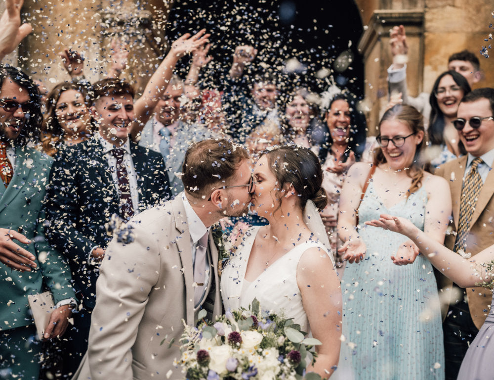 Fresh vs Dried Petal Confetti: What's the Difference?