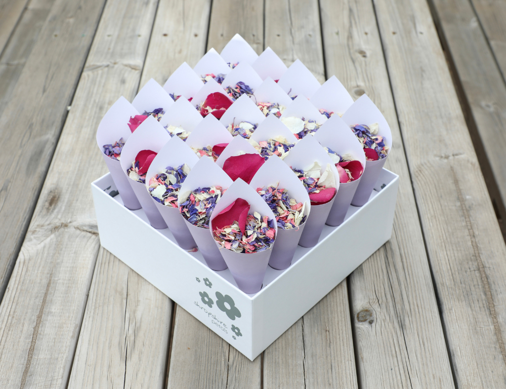 Eco-Friendly Confetti for Autumn Weddings: September’s Featured Mix