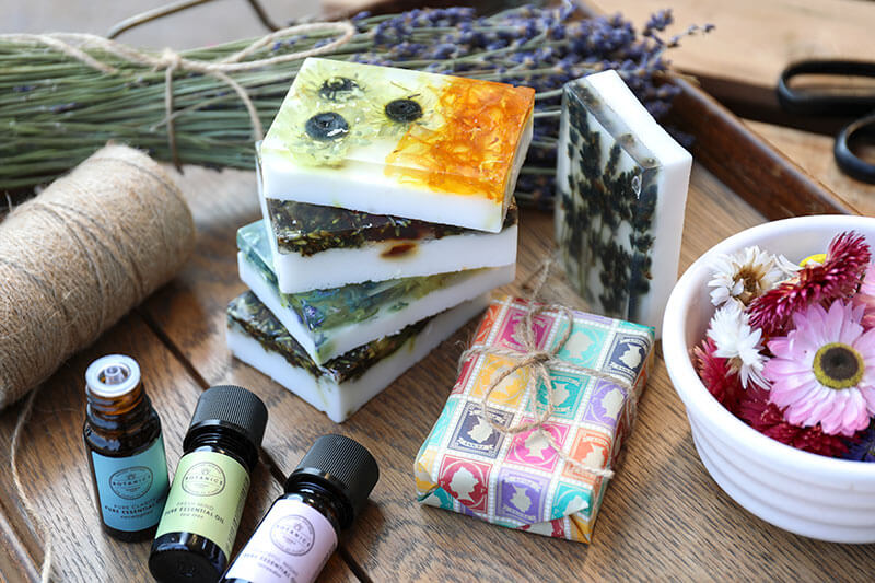 SP DIY: How to make Dried Flower Soap